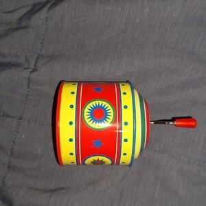 Colorful Schylling 2007 Turn and Crank Music Box Tin Toy